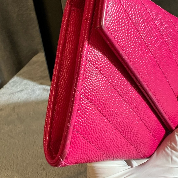 YSL Quilted Envelope Wallet - Picture 13 of 16